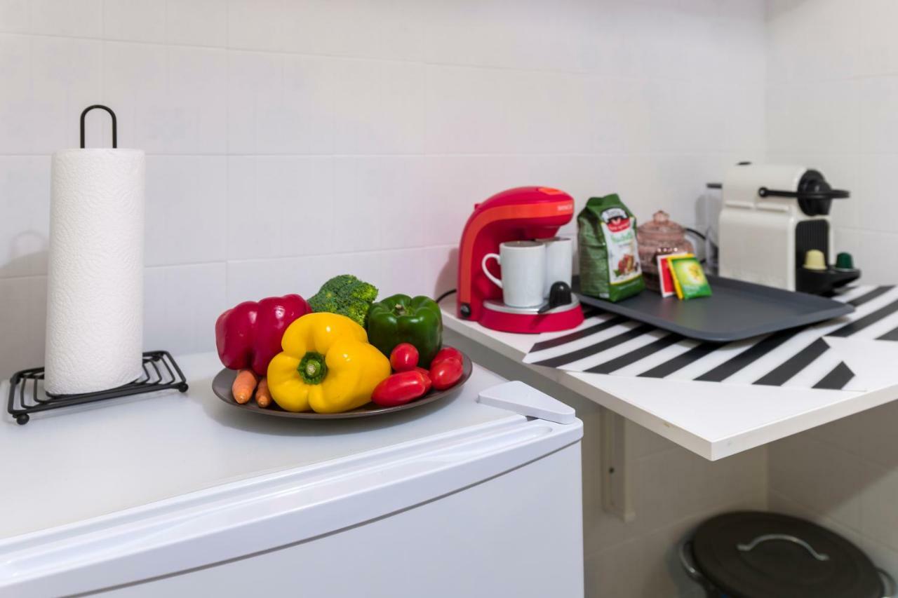 Apartment 100 Meters From The Terminal Station Athen Eksteriør billede
